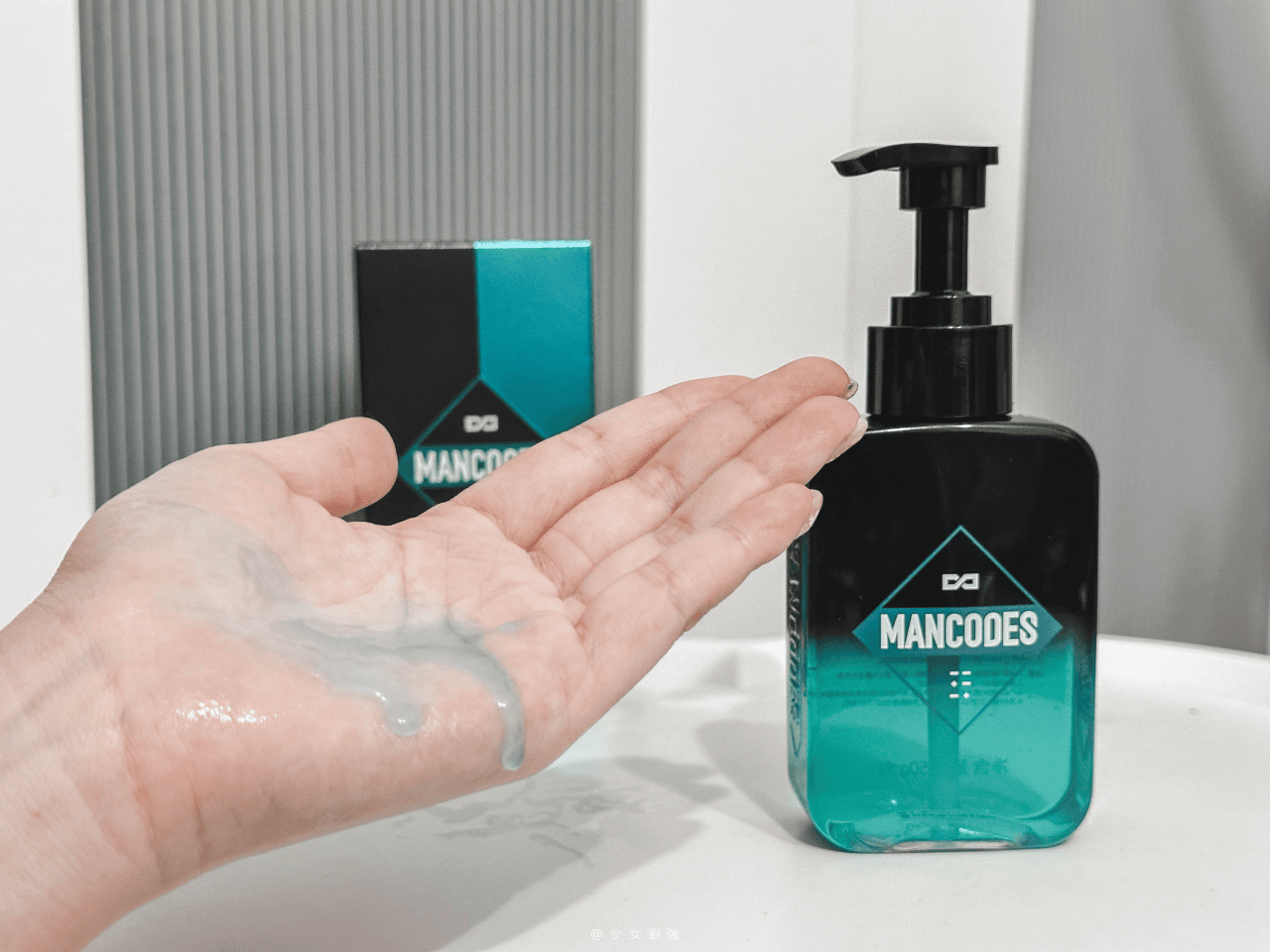 【Mancodes 左顏右色微酸潔面乳】|品味,來自生活的累積|男人的保養,從Mancodes開始 - 第4張圖 Mancodes 左顏右色微酸潔面乳