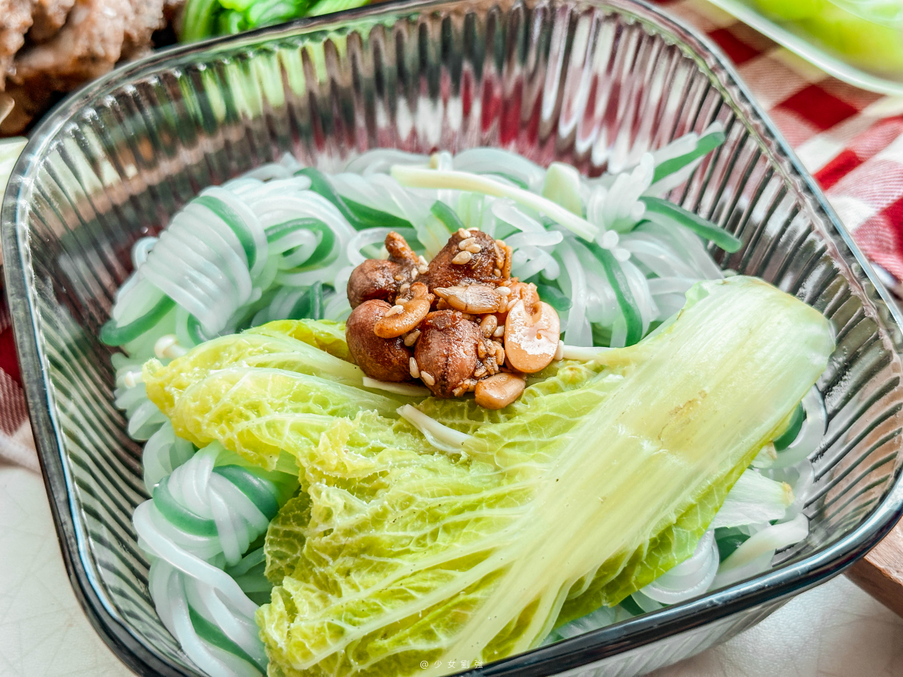 【五仁辣麻果油開箱】香麻、胡麻、孜然三重奏!居家料理升級的秘密調味 - 第2張圖 五仁麻辣果油