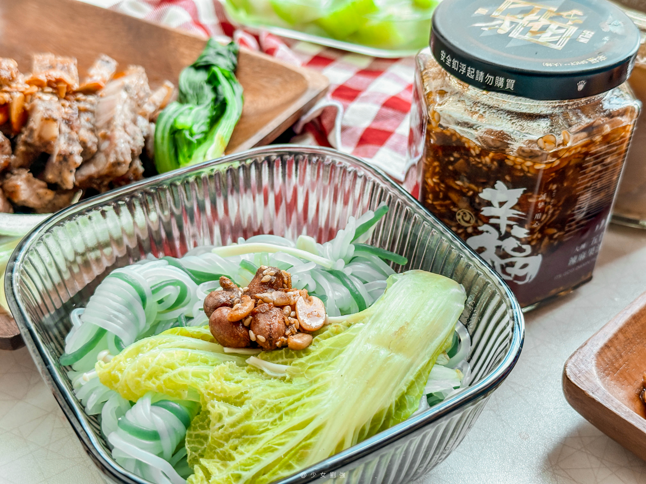 【五仁辣麻果油開箱】香麻、胡麻、孜然三重奏!居家料理升級的秘密調味 - 第3張圖 五仁麻辣果油