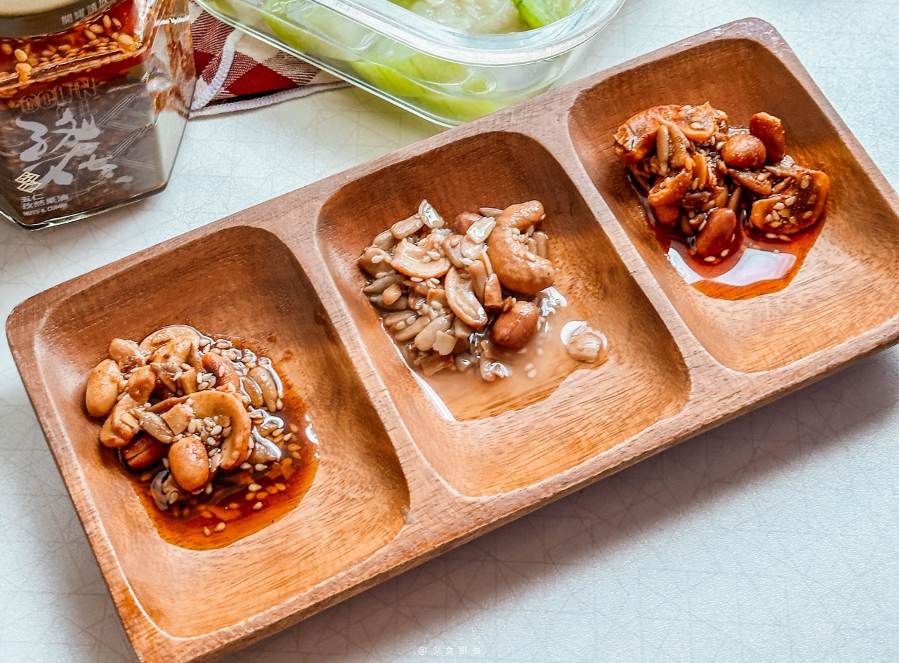 【五仁辣麻果油開箱】香麻、胡麻、孜然三重奏!居家料理升級的秘密調味 - 第1張圖 五仁麻辣果油