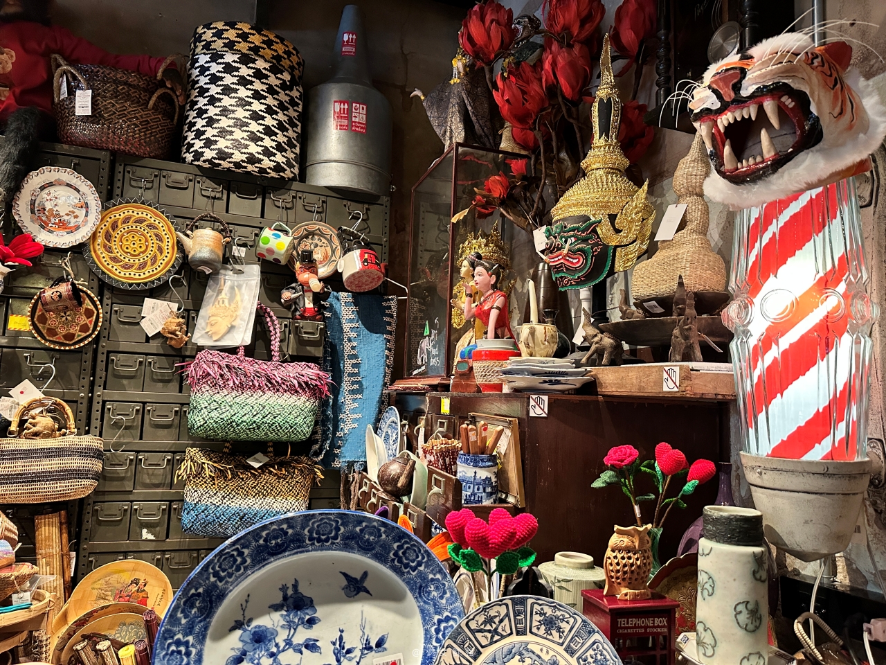 曼谷崧越路 Song Wat Road 逛街攻略｜文青小店、香氛選物、必吃美食一次收藏