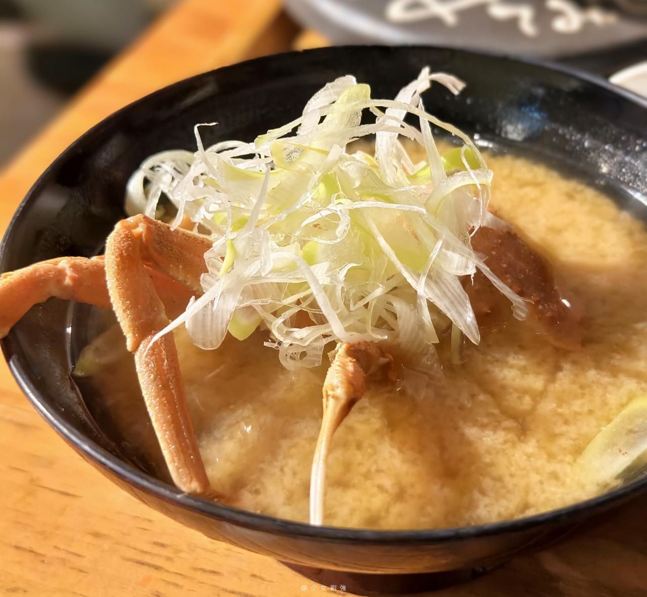 【北海道必吃浮誇系海鮮丼】シハチ鮮魚店 狸COMICHI店|一千多日圓就能吃到爆量生魚片! - 第5張圖 【北海道必吃浮誇系海鮮丼】シハチ鮮魚店 狸COMICHI店|一千多日圓就能吃到爆量生魚片!