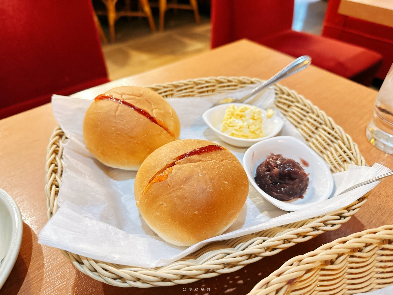 名古屋咖啡廳推薦|コメダ珈琲店 上前津店|名古屋早餐文化必吃!點咖啡送早餐,炸蝦堡大到像枕頭 - 第4張圖 名古屋咖啡廳推薦|コメダ珈琲店 上前津店|名古屋早餐文化必吃!點咖啡送早餐,炸蝦堡大到像枕頭