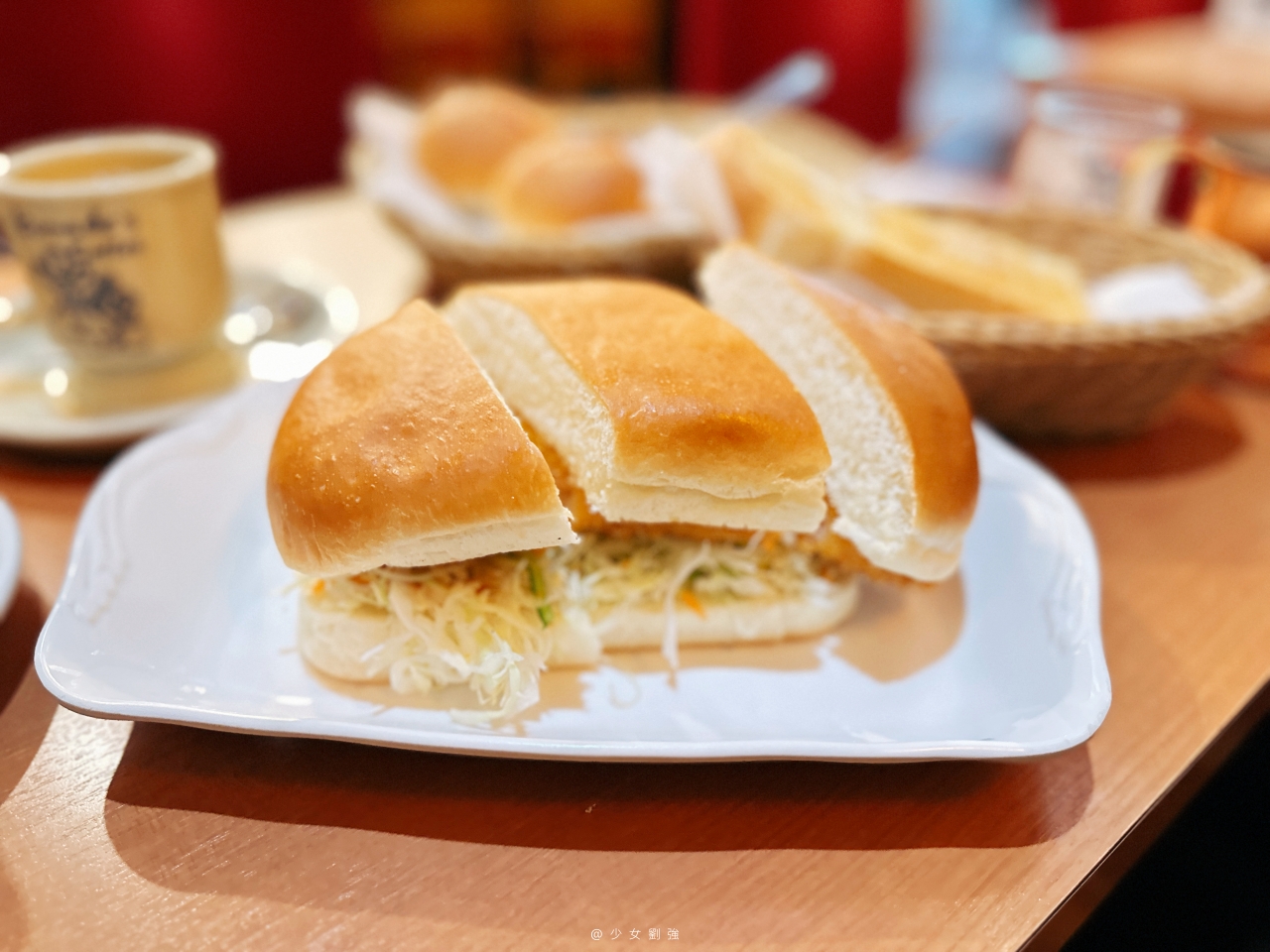名古屋咖啡廳推薦|コメダ珈琲店 上前津店|名古屋早餐文化必吃!點咖啡送早餐,炸蝦堡大到像枕頭 - 第6張圖 名古屋咖啡廳推薦|コメダ珈琲店 上前津店|名古屋早餐文化必吃!點咖啡送早餐,炸蝦堡大到像枕頭